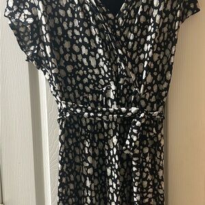 Liz Claiborne Black and White Patterned Midi Dress